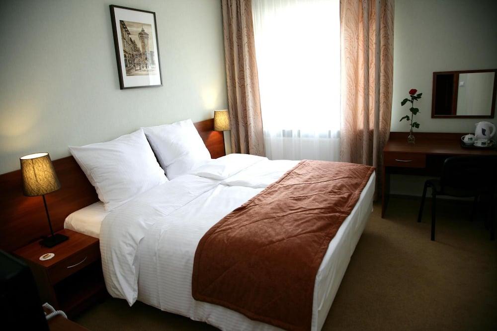 Aparthotel Globus Self-Check In 3*