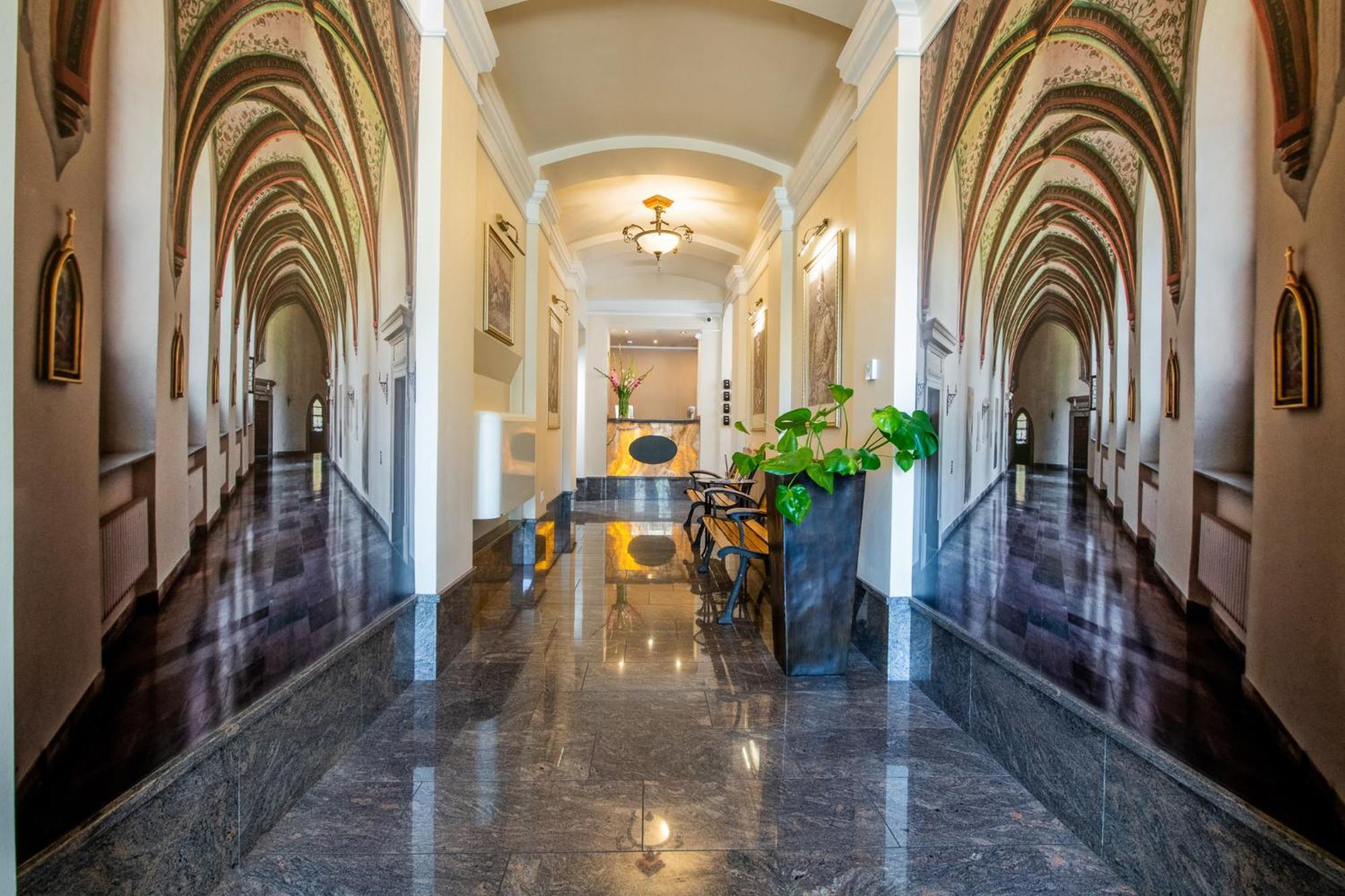 Globus 3* Krakow